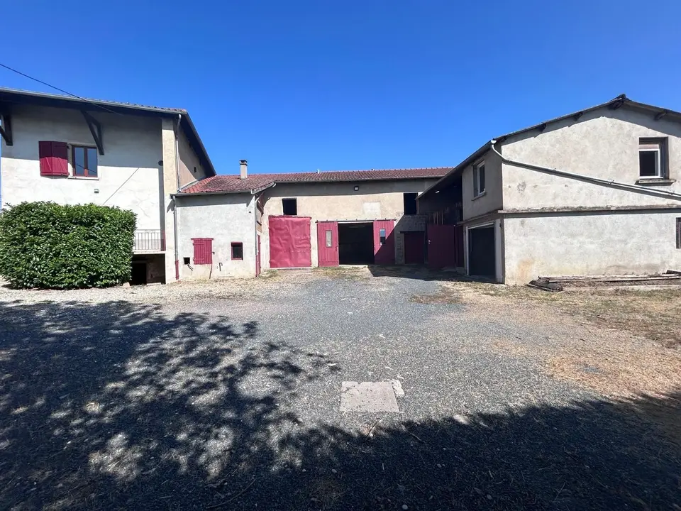 House — 3 ch. — Saint-Étienne-des-Oullières