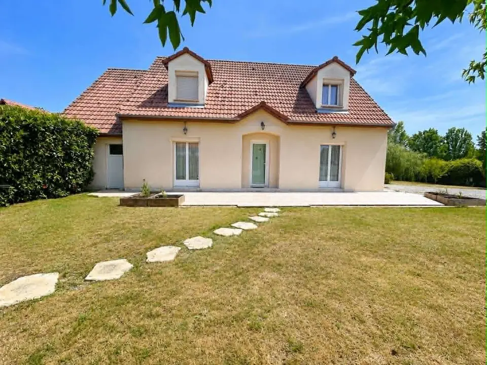 House — 4 ch. — Sauvigny-les-Bois