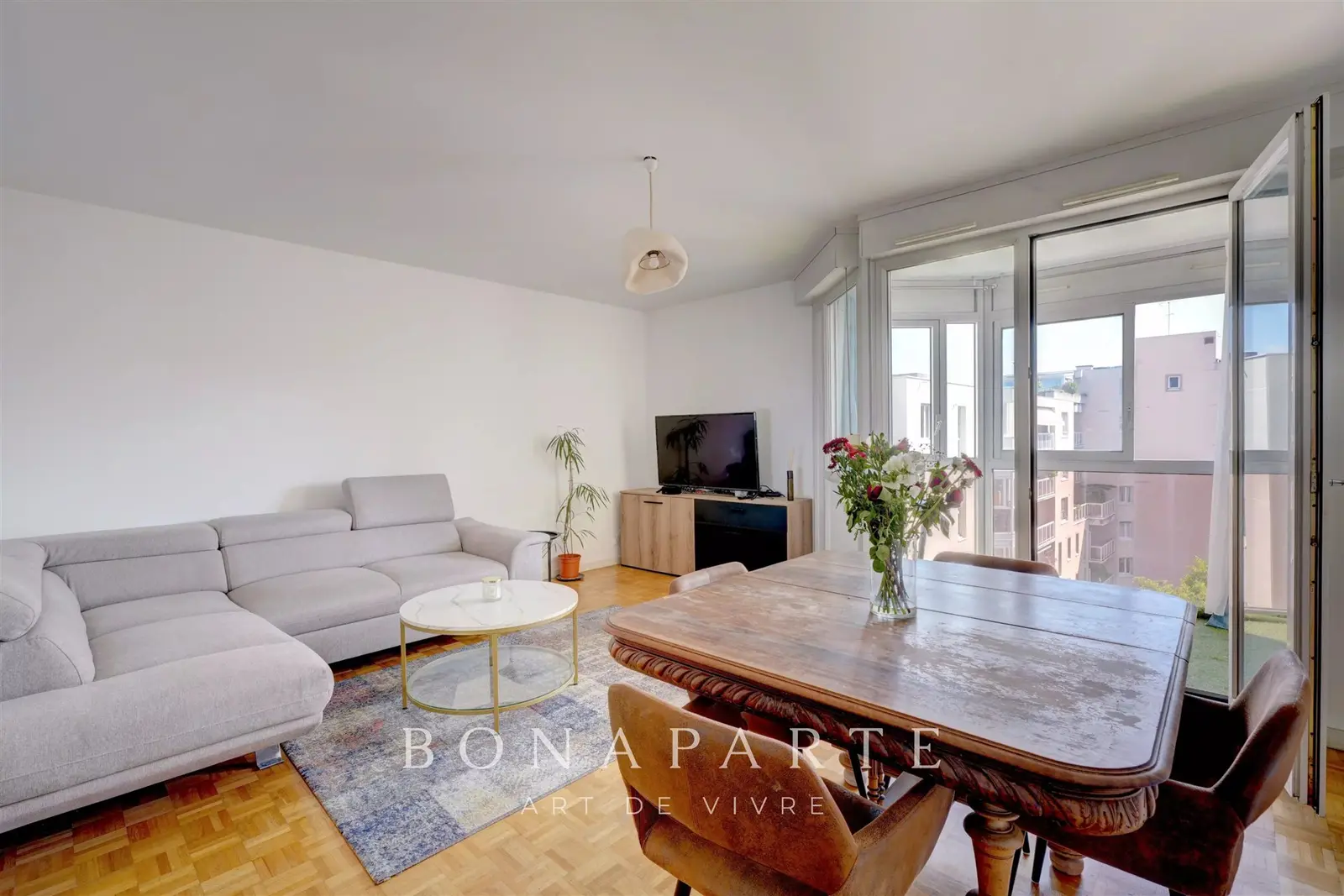 Lyon 3 / Rue Saint Antoine - Appartement / 2 Chambres - Dernier Etage