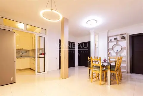 Paris XVIe - Porte Dauphine - Appartement spacieux de 4 chambres