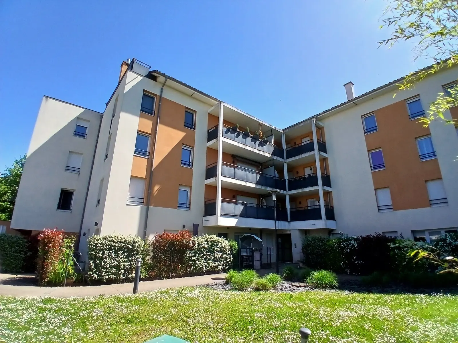 Apartment — 2 ch. — Jassans-Riottier