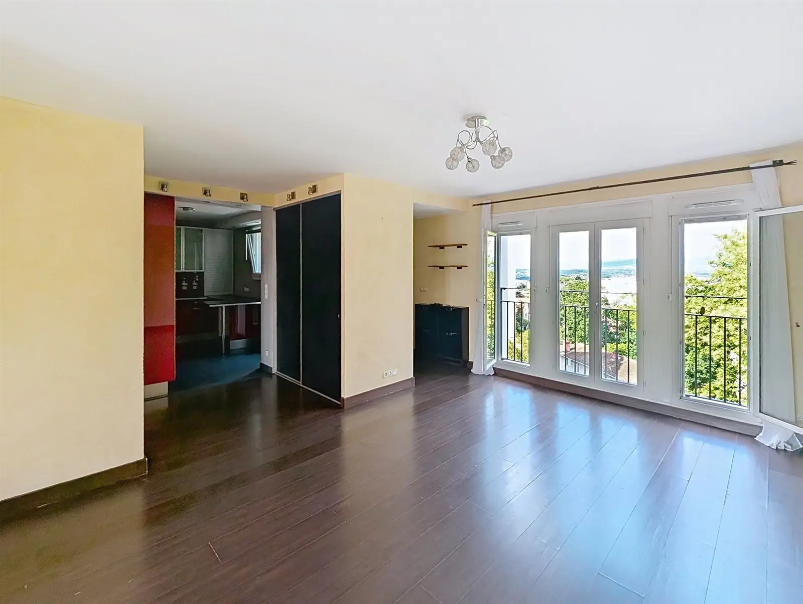 Lyon 5 - T5 lumineux de 99 m² avec balcon, vue dégagée et stationnement privatif