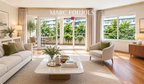 Paris Xvi Appartement traversant de 101 m2 avec balcons