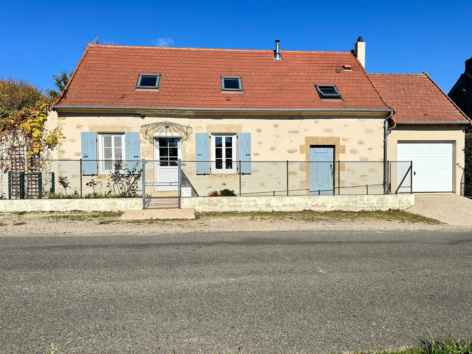 House — 2 ch. — Saint-Parize-le-Châtel