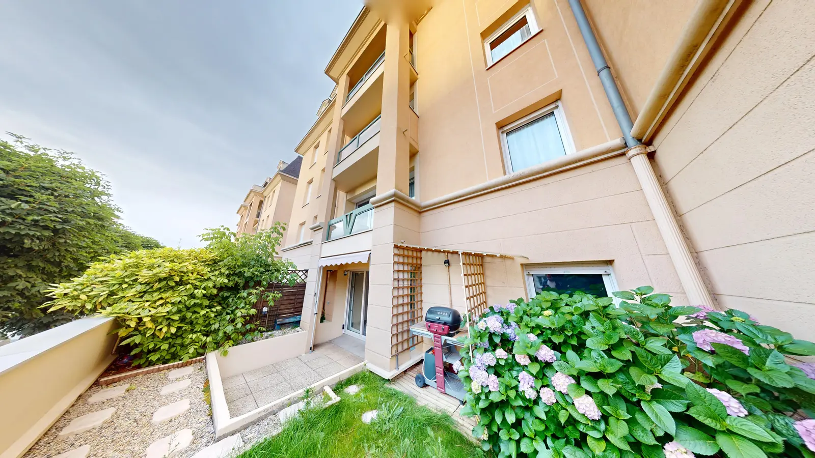 Apartment — 2 ch. — Livry-Gargan