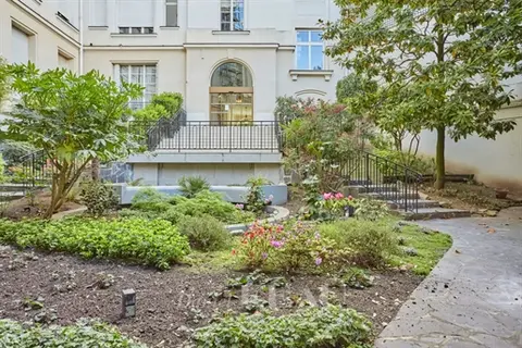 XVIème - Avenue Foch - Hôtel Particulier 170m²