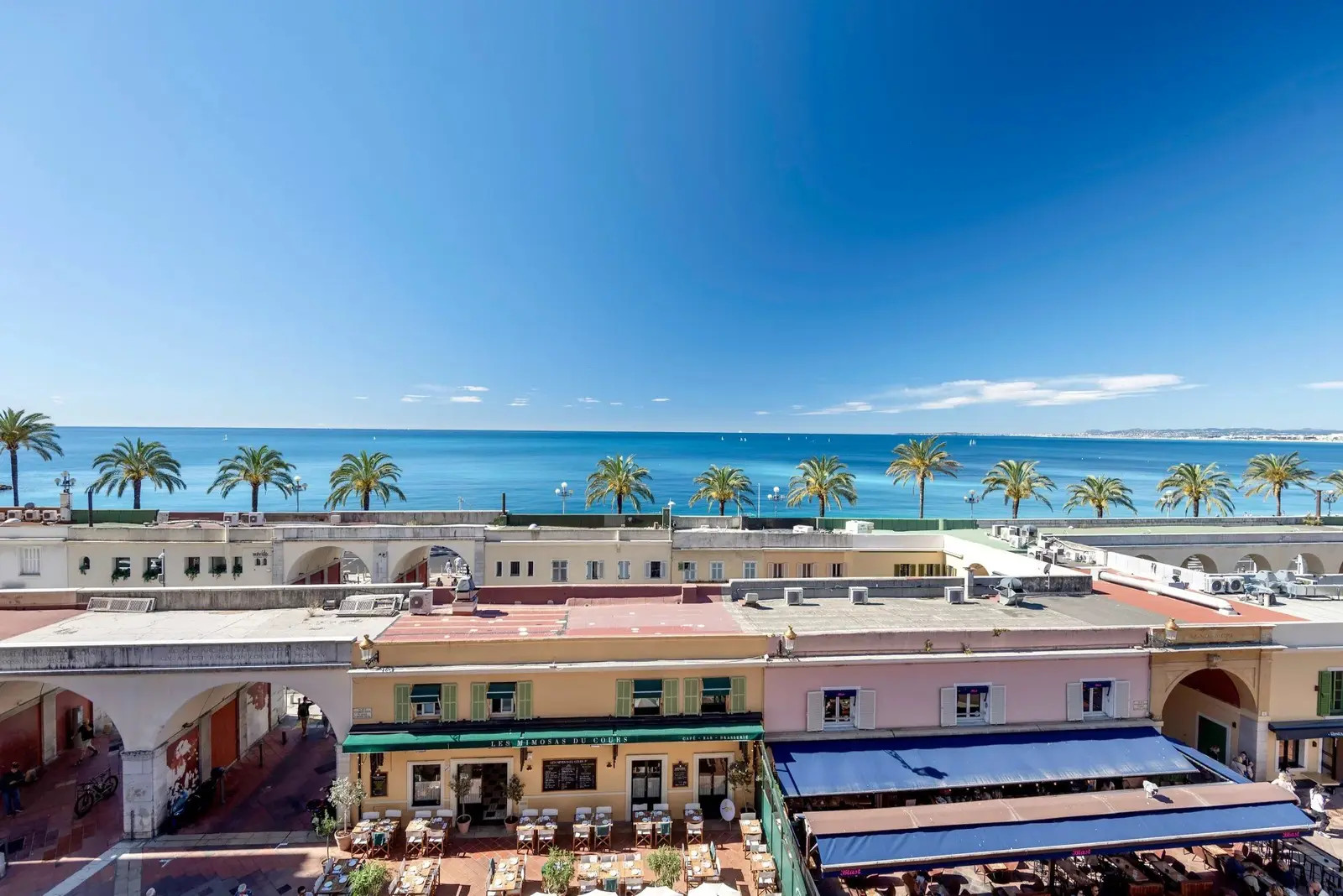 Cours Saleya, magnifique appartement de 7 pièces, vue mer
