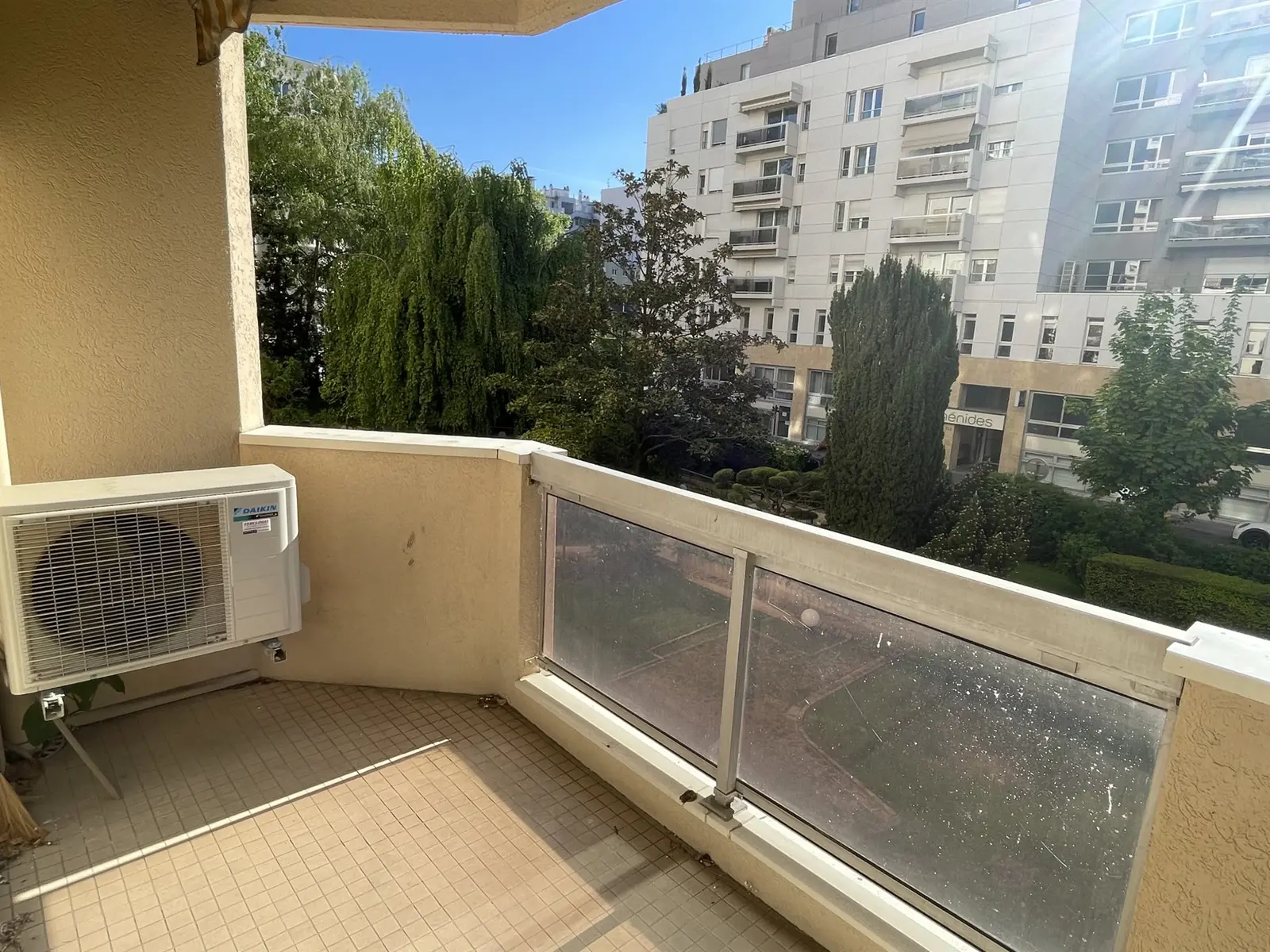 Lyon 6 - LES HESPERIDES - T2 avec balcon et climatisation