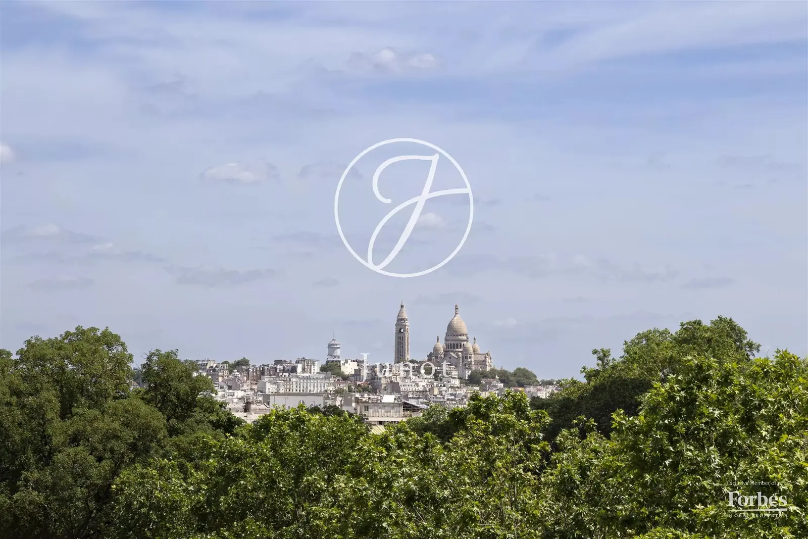 Paris 8e - AVENUE HOCHE - Appartement - 14 pièces - 473,05m² Carrez - 5 chambres - Balcon - Vues dégagées - Salle de sport.