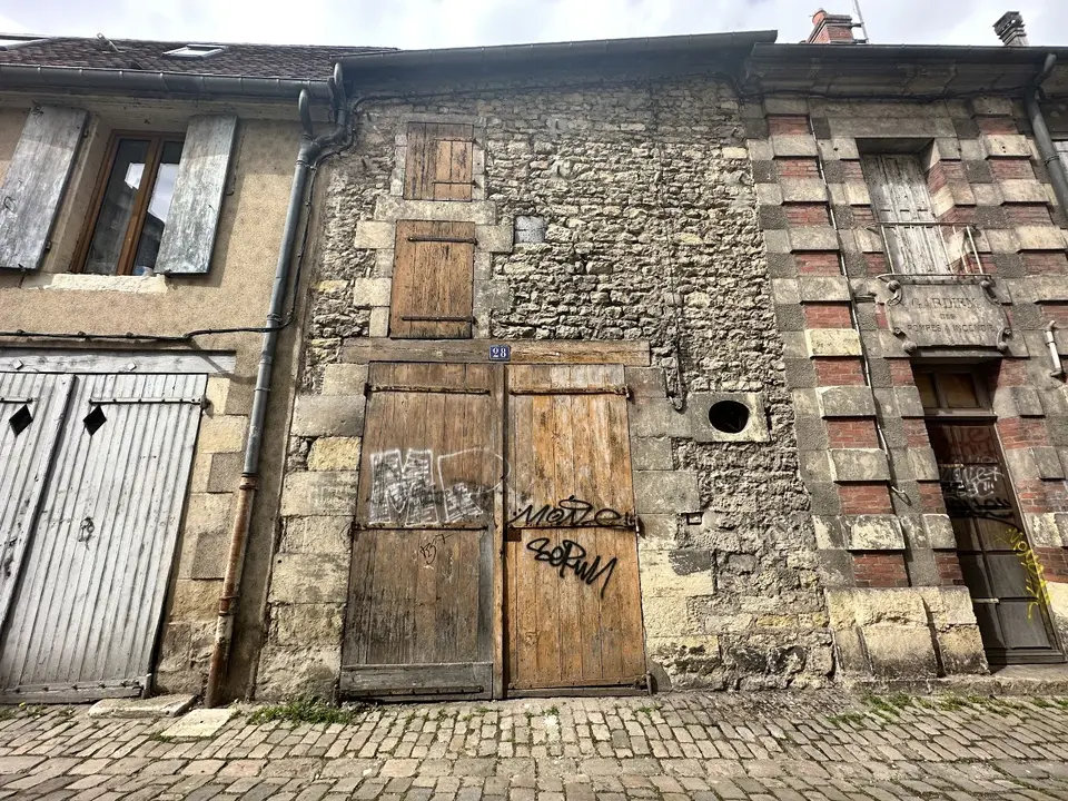 Garage — Nevers