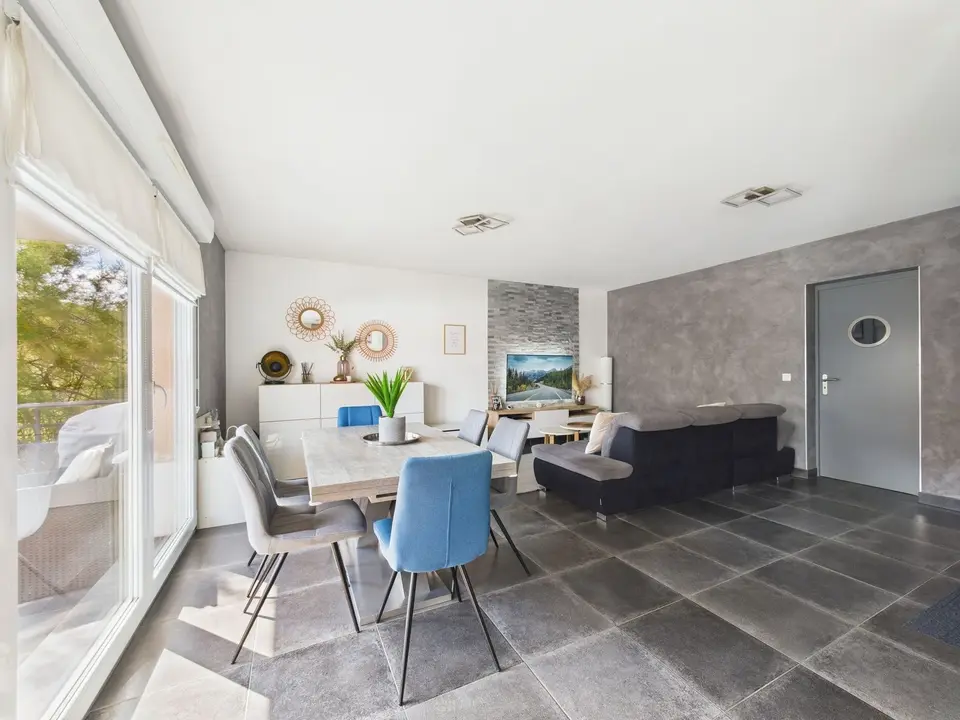 Apartment — 2 ch. — Manom
