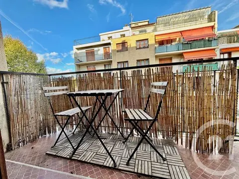 Appartement Studio à louer MARSEILLE