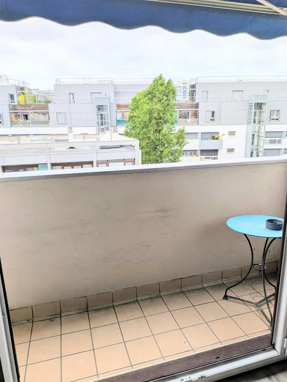 2 pièces avec balcon proche Glacière