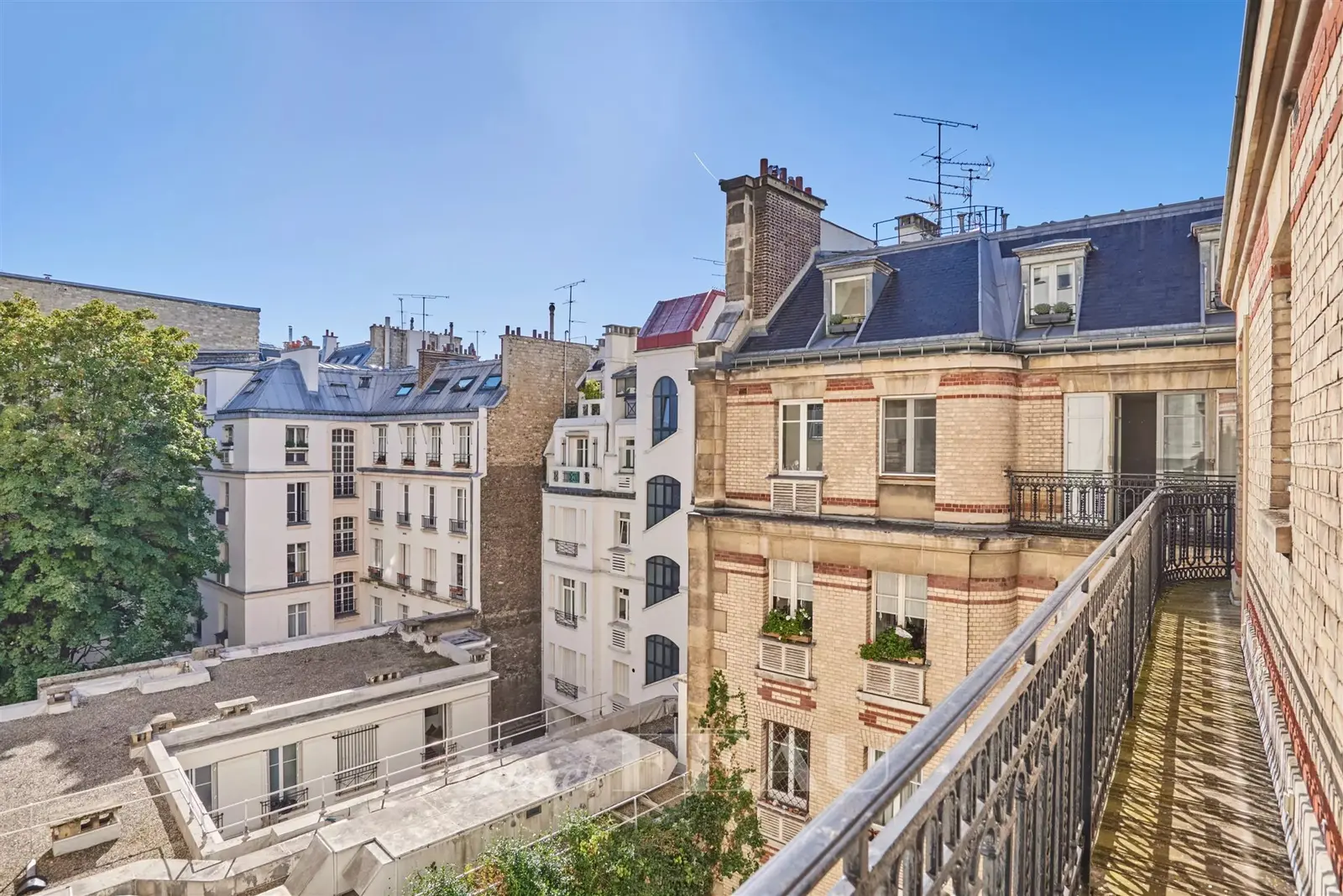 Paris XVIe - Place Victor Hugo - Picot.