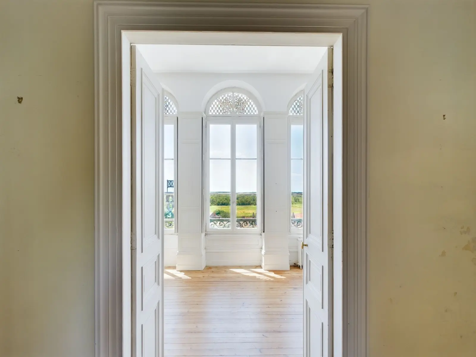 House — 12 ch. — Tonnay-Charente