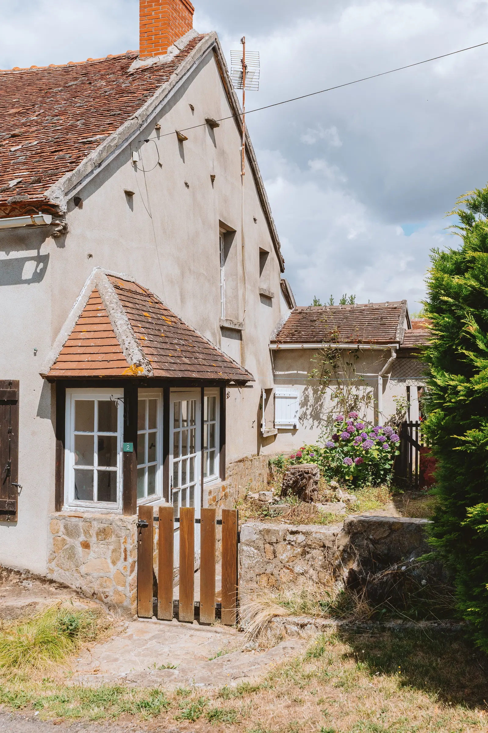 House — 1 ch. — Louroux-de-Bouble