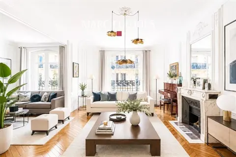 Paris Xvi. Trocadéro. Appartement familial et de réception de 226m².