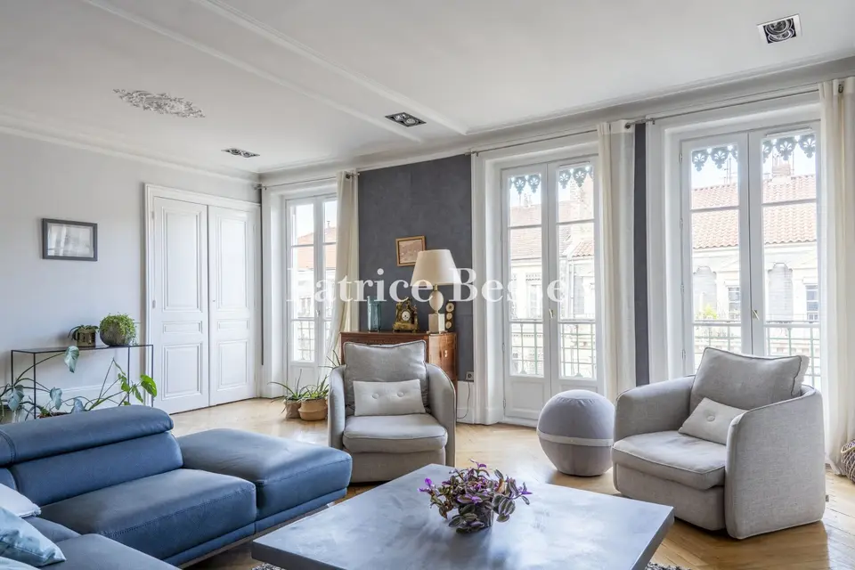 Dans le 3e arrondissement de Lyon, quartier Préfecture, un appartement en duplex, au dernier étage d