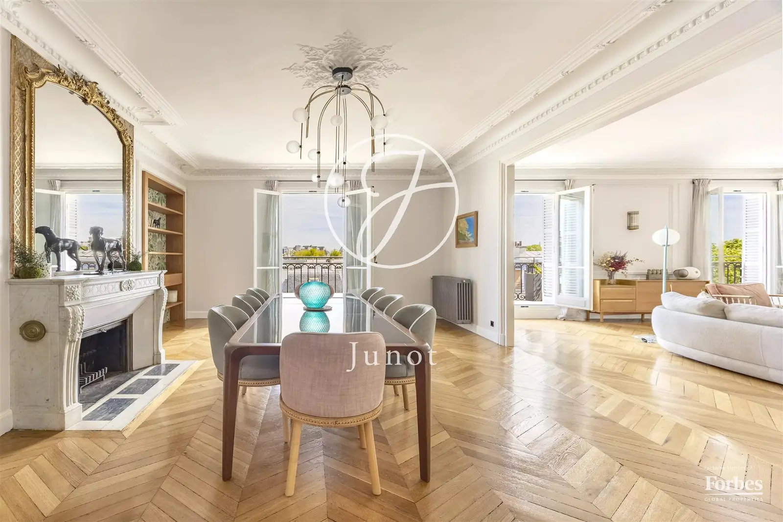 Paris 8e - AVENUE HOCHE - Appartement - 22 pièces - 708,11m² Carrez - 9 chambres - Balcon - Vues dégagées - Salle de sport.