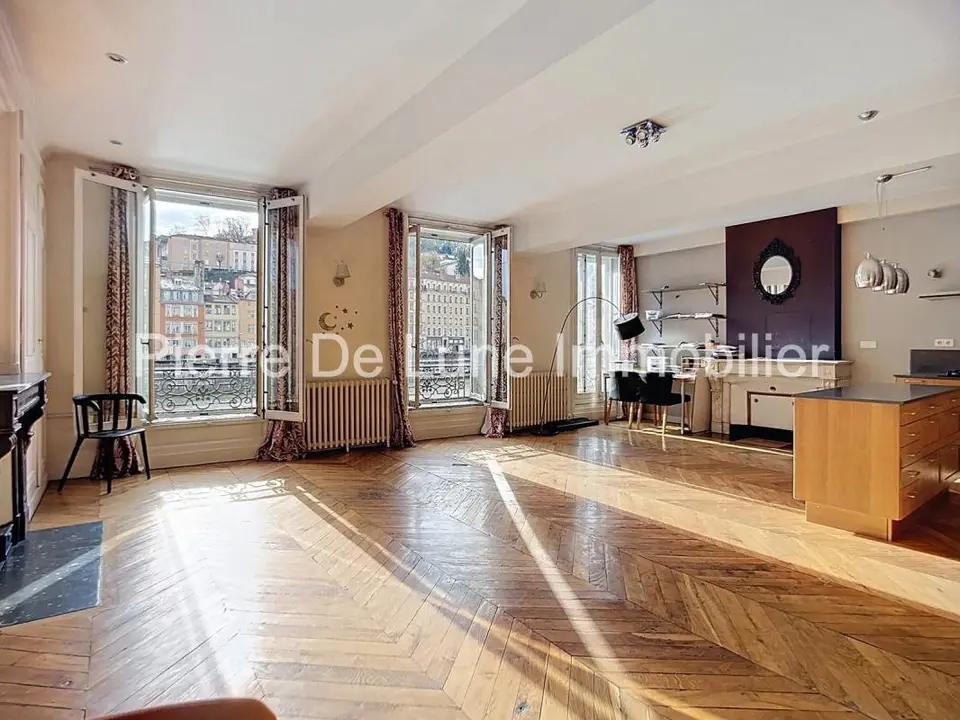 Vue Saône et Fourvière, appartement 112 m² Quai St-Vincent
