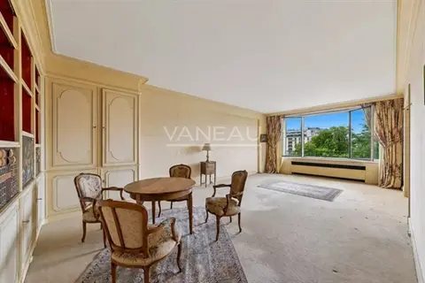 Paris XVIe - Foch/Raymond Poincaré - Appartement familial en étage élevé - Vue dégagée - Sectorisation Janson de Sailly.