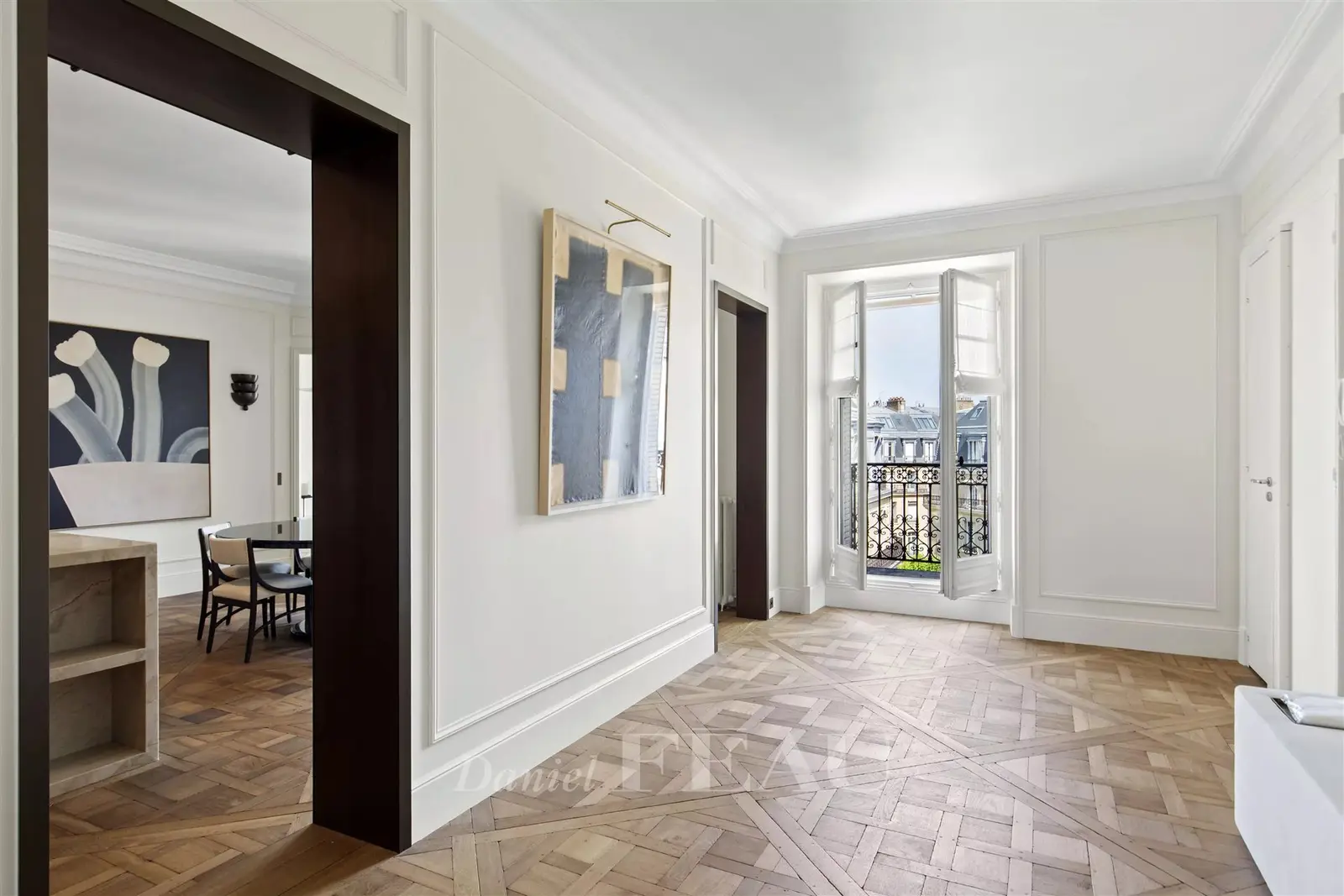 Paris VIIIe - Triangle d'Or - Vues dégagées - 315 m² - 3 suites
