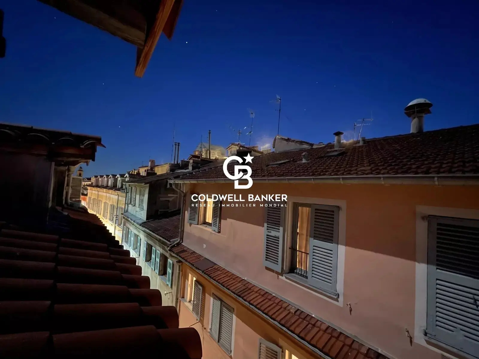 Vieux Nice - dernier étage lumineux et calme