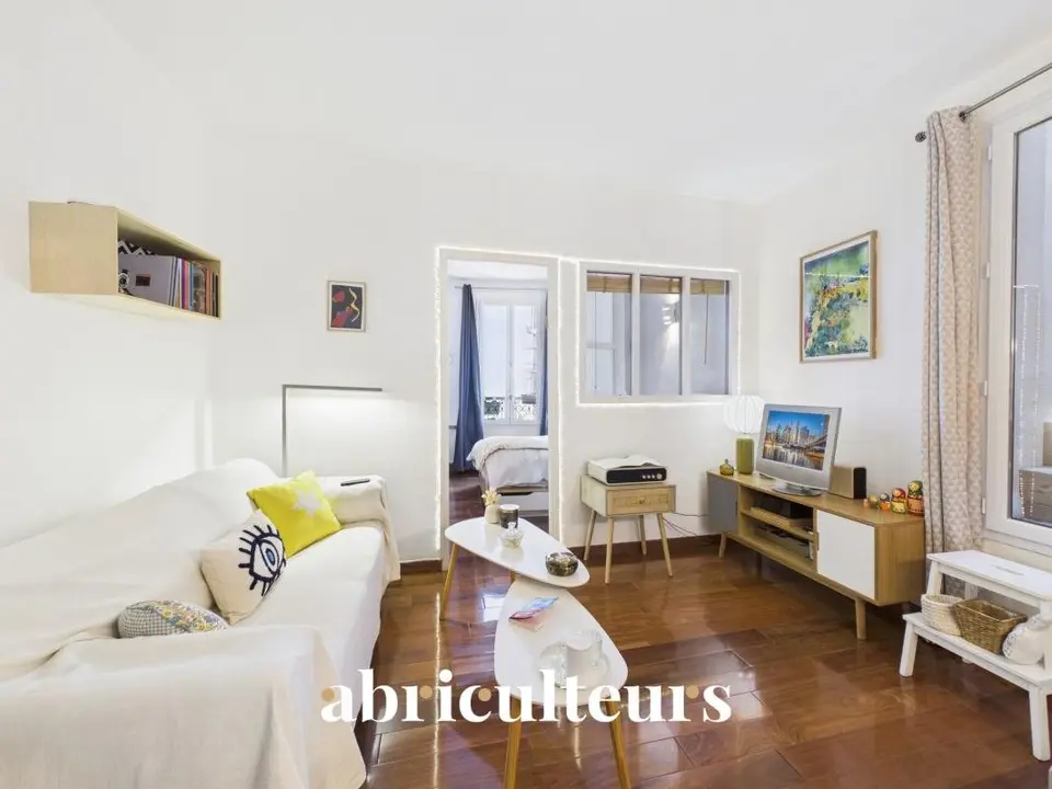 Appartement avec terrasse de 7m² en vente à Paris 11e, Rue de la Fontaine au Roi (75011)