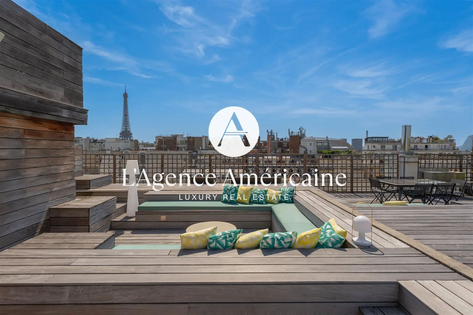 Exceptionnel logement au dernier étage avec 250 m² de terrasses sur le toit et vue sur la Tour Eiffel