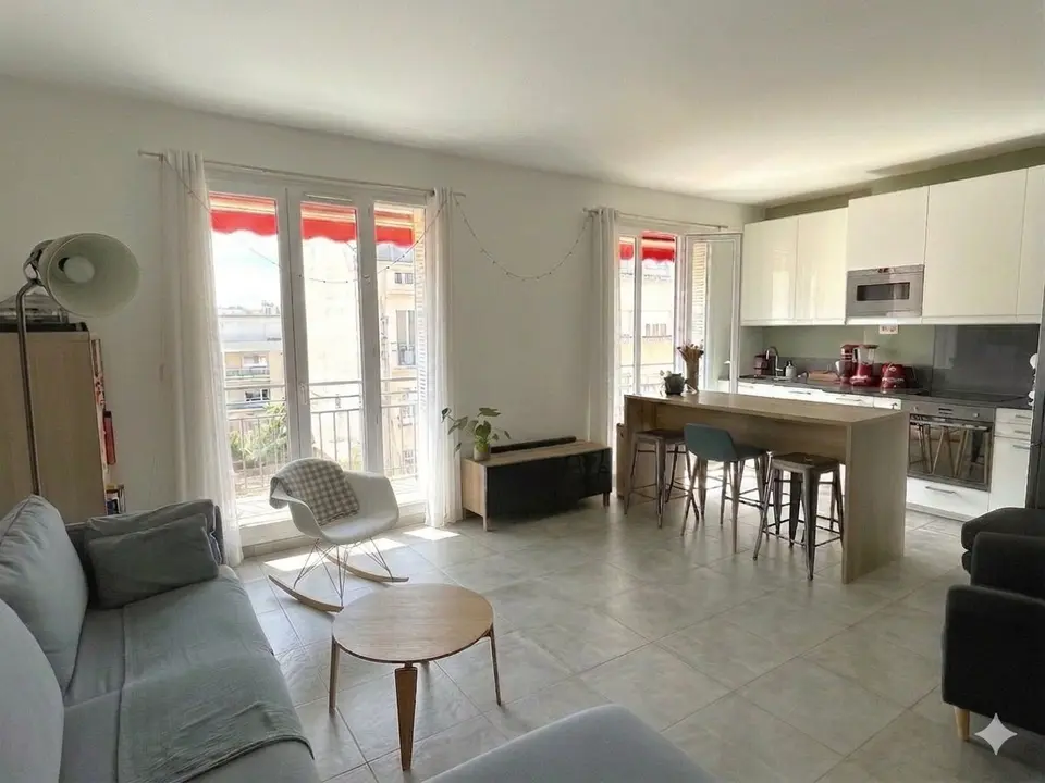 LYON 6 Triangle d'or : T3 avec balcon et cuisine US