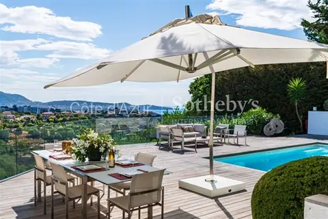 Nice Fabron, villa contemporaine avec vue mer panoramique, pisci