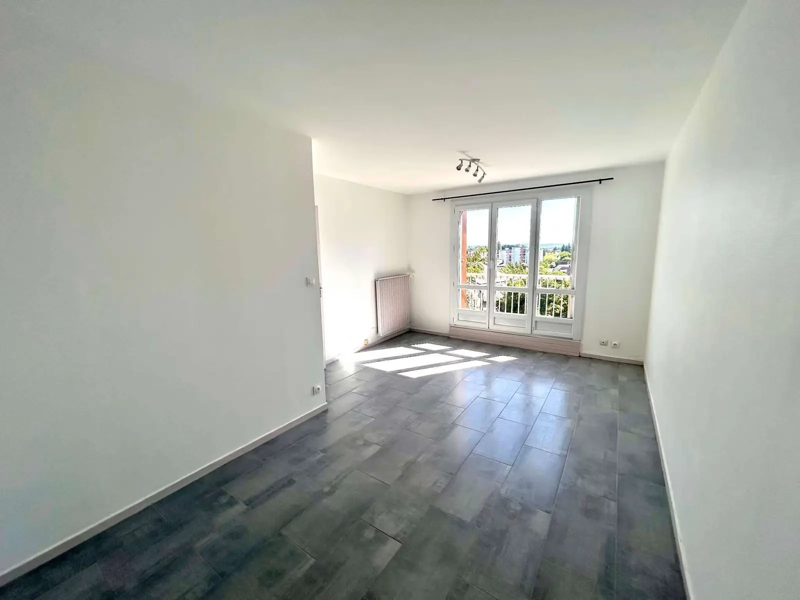 Apartment — Nevers