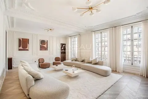 Paris XVIe - OCDE- Prestigieux appartement rénové.